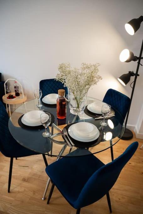 2 Bed Apt In Leeds City Centre Экстерьер фото