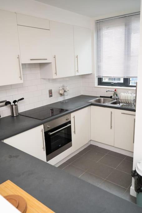 2 Bed Apt In Leeds City Centre Экстерьер фото