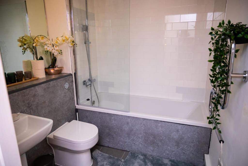 2 Bed Apt In Leeds City Centre Экстерьер фото