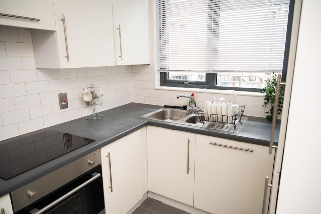 2 Bed Apt In Leeds City Centre Экстерьер фото