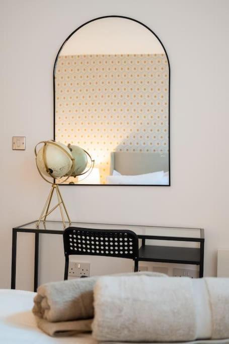 2 Bed Apt In Leeds City Centre Экстерьер фото