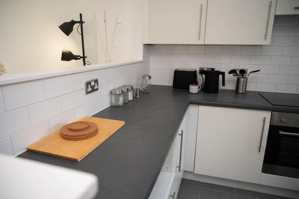 2 Bed Apt In Leeds City Centre Экстерьер фото