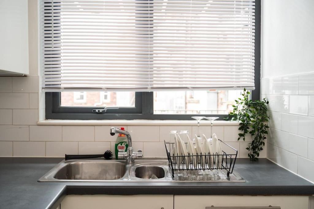 2 Bed Apt In Leeds City Centre Экстерьер фото