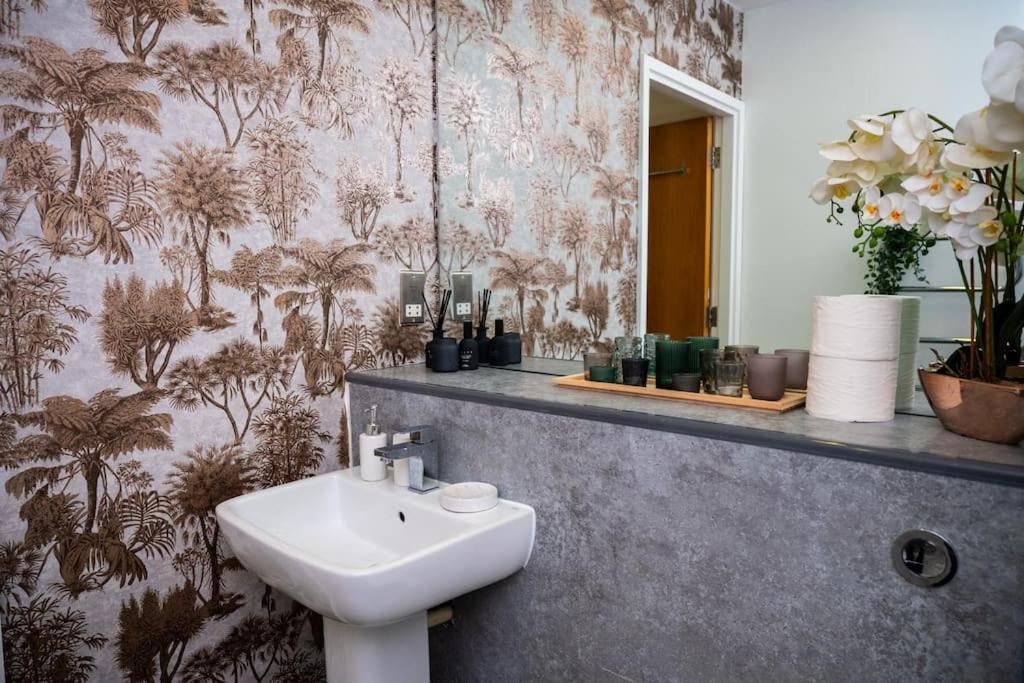 2 Bed Apt In Leeds City Centre Экстерьер фото